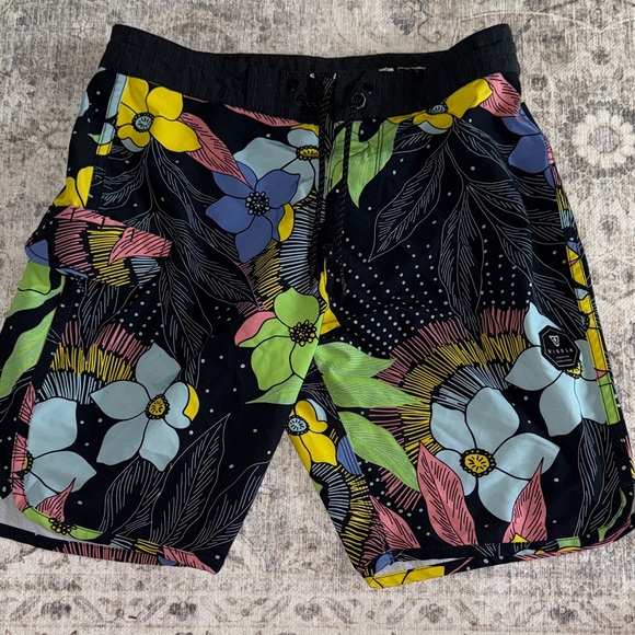 VISSLA Other - VISSLA Black Floral Board Shorts